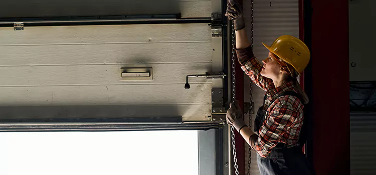 Addressing Common Garage Door Stoppage Issues in Vineyard, CA